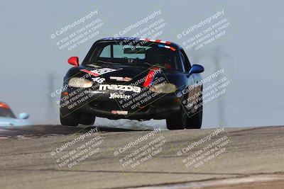 media/Oct-26-2025-CalClub SCCA (Sun) [[8ce1e69566]]/Group 5/Grapevine/